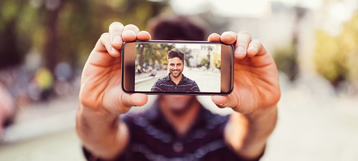 Palabras bahá’ís de sabiduría para los distraídos con la tecnología