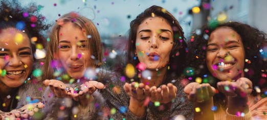 Feliz Ayyám-i-Há: Días de regalos, reuniones y servicio