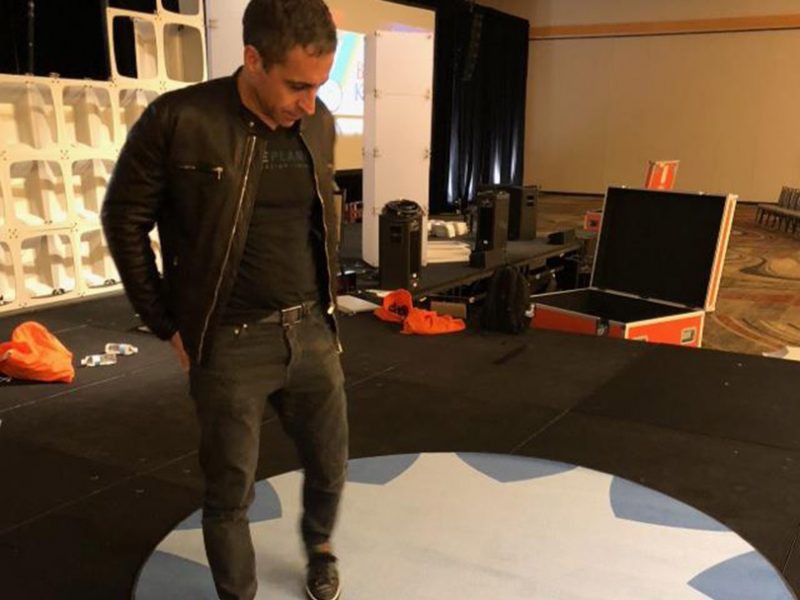 payam-zamani-setting-up