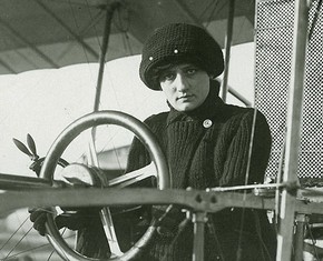 Raymonde de Laroche, the Baroness of Flight