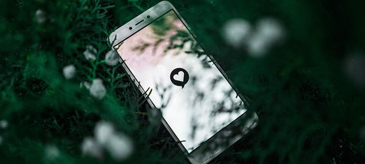 Caminando por un sendero espiritual en las redes sociales