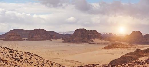 ¿Mostró imperfección Moisés al golpear la roca en el desierto?